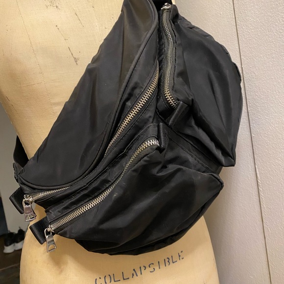 SANDRO OVERSIZED BELT BAG IN BLACK - Picture 2 of 15